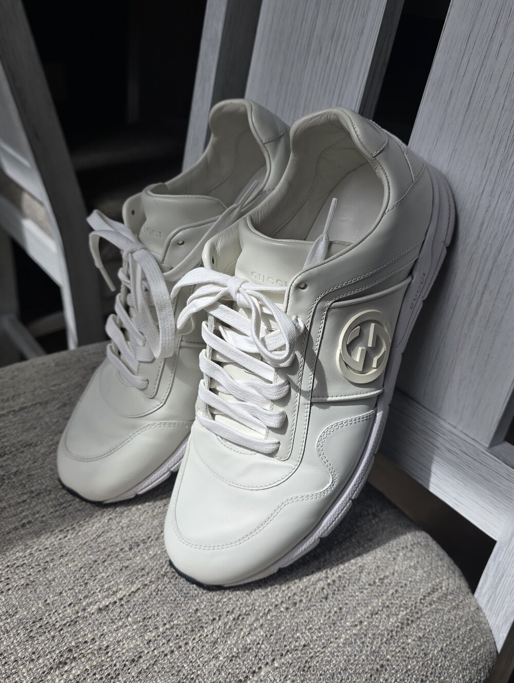Authentic Gucci Off-White Leather Low-Top Sneakers